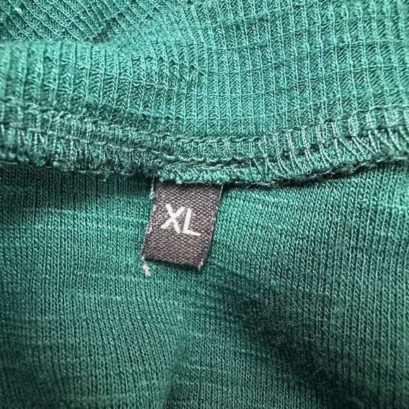 Boutique Women's XL Open Knit Lace Sleeve V-Neck Tee Forest Green Elevated Basic - Picture 3 of 8